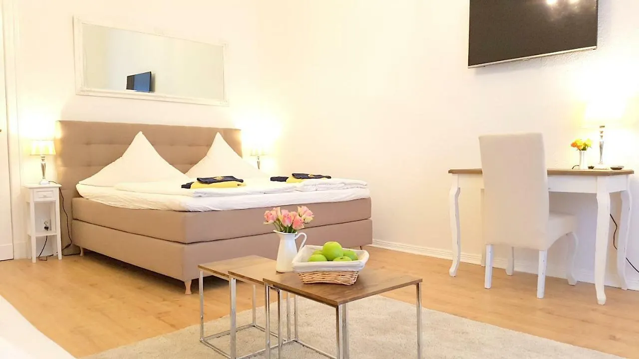 Kvh By Rockchair Apartments L Superhost Status L Boxspringbett Am Schloss Charlottenburg Welcomes You! Berlin