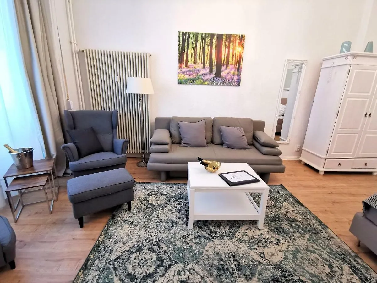 Kvh By Rockchair Apartments L Superhost Status L Boxspringbett Am Schloss Charlottenburg Welcomes You! Berlin