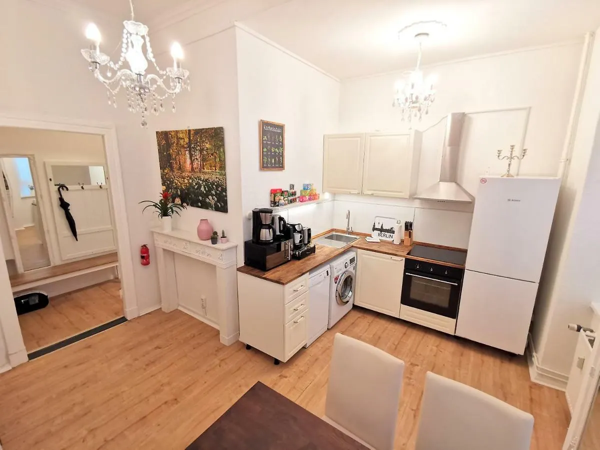 Kvh By Rockchair Apartments L Superhost Status L Boxspringbett Am Schloss Charlottenburg Welcomes You! Berlin 0*,