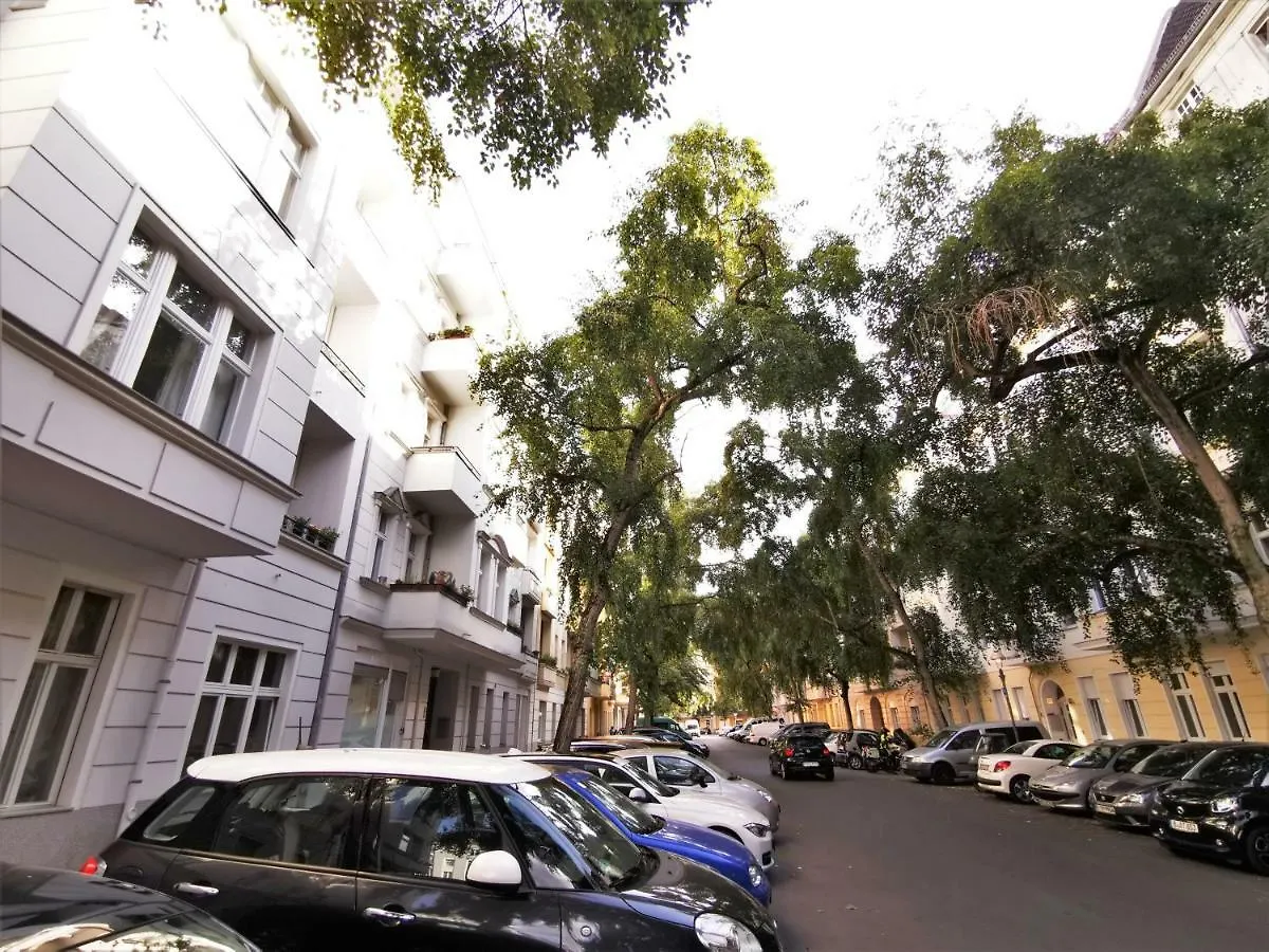 Kvh By Rockchair Apartments L Superhost Status L Boxspringbett Am Schloss Charlottenburg Welcomes You! Berlin 0*,  Deutschland