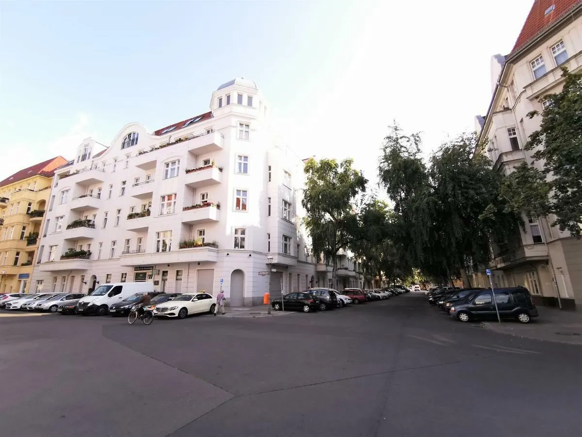 Kvh By Rockchair Apartments L Superhost Status L Boxspringbett Am Schloss Charlottenburg Welcomes You! Berlin