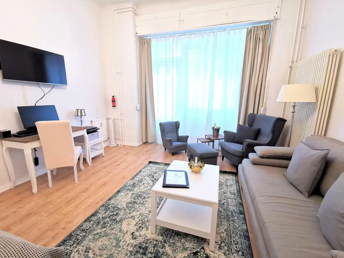 Kvh By Rockchair Apartments L Superhost Status L Boxspringbett Am Schloss Charlottenburg Welcomes You! Berlin Deutschland
