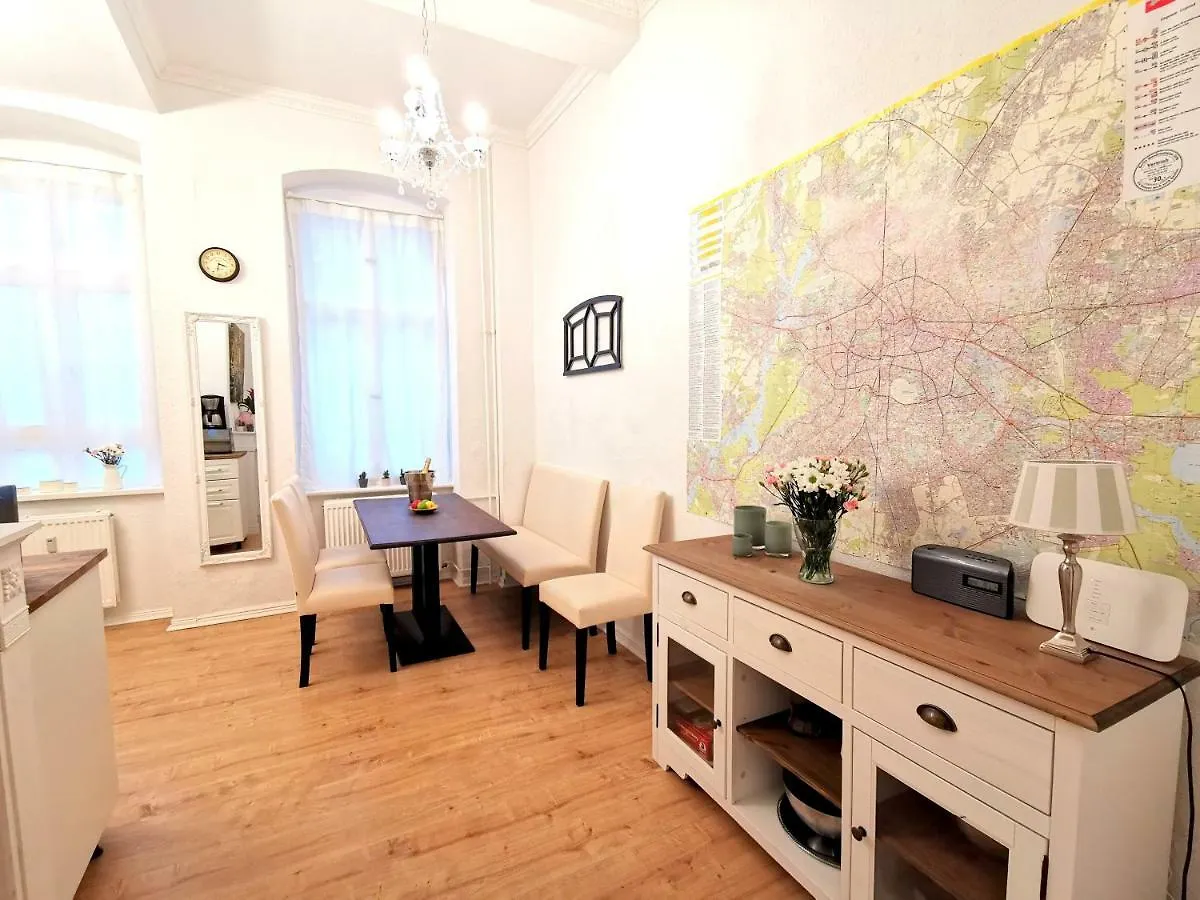 Kvh By Rockchair Apartments L Superhost Status L Boxspringbett Am Schloss Charlottenburg Welcomes You! Berlin